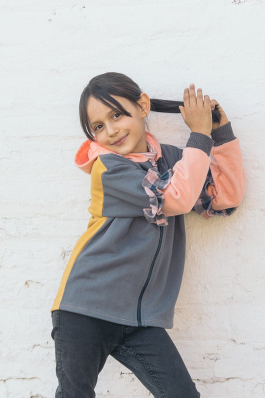 💸 Polerón Patio 6 y 8 años